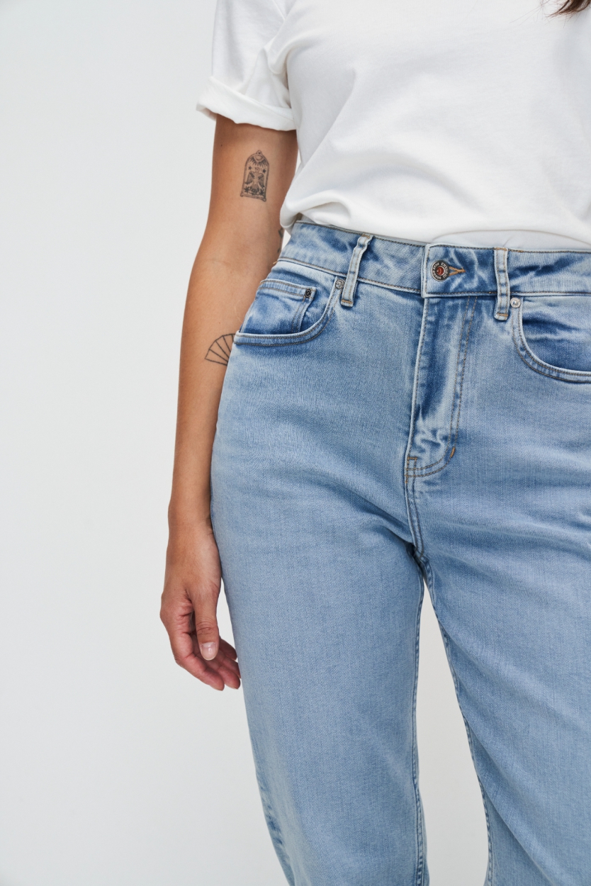 Kuyichi  Nora Loose Tapered Jeans Farbe: Bright Blue